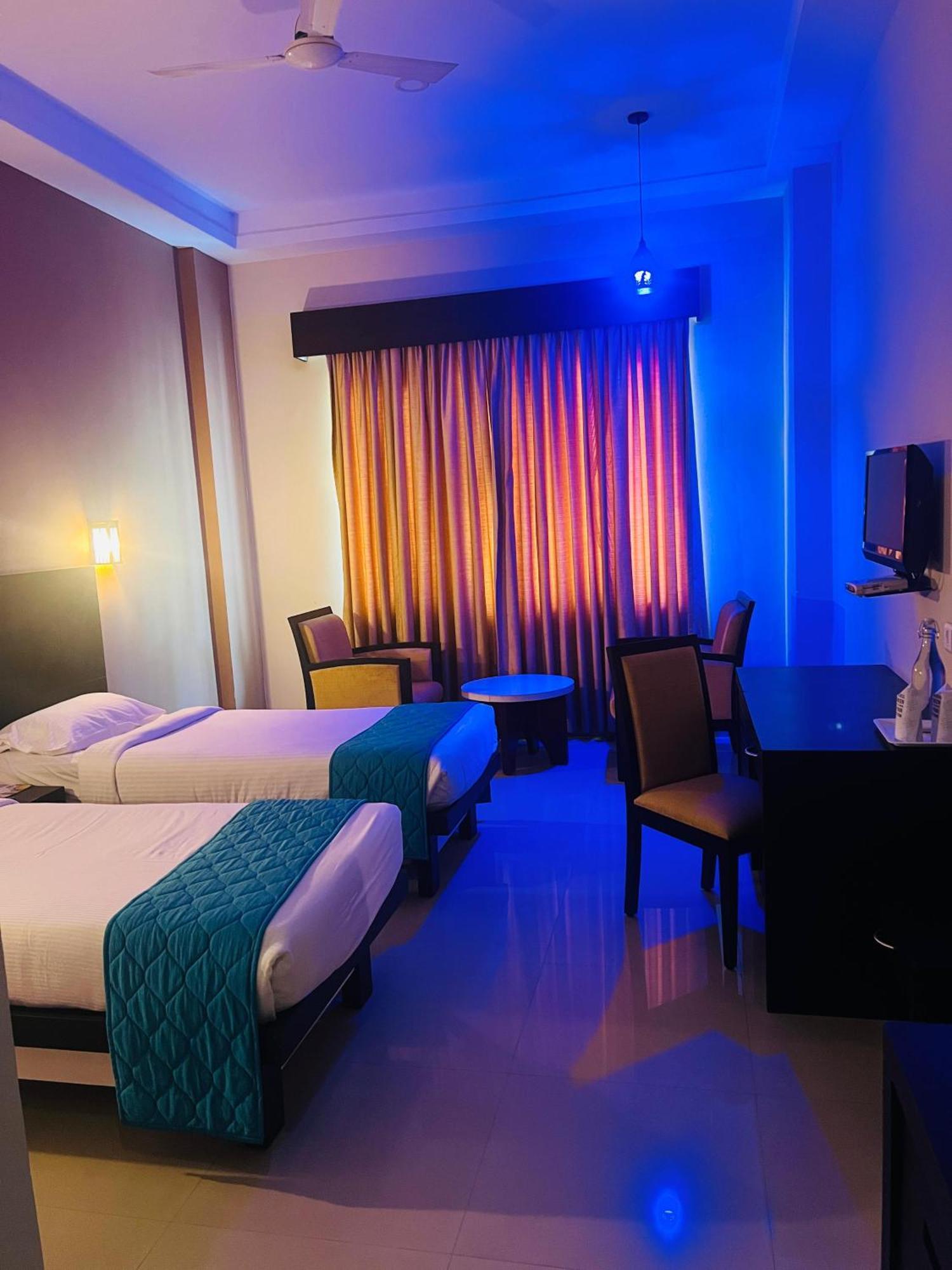 Hotel Excalibur Kottayam Exterior foto